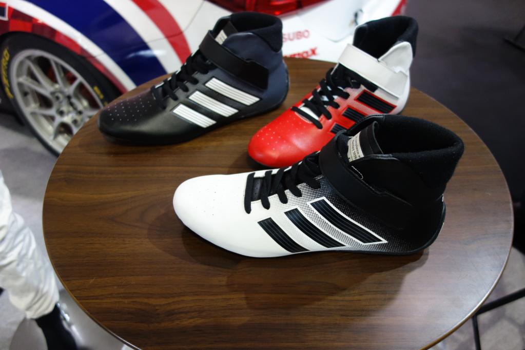 アディダスの19年レーシングシューズに日本人の足に合わせた新形状タイプが登場 東京オートサロン19 Motorfan 自動車情報サイト 新車 中古車 Carview