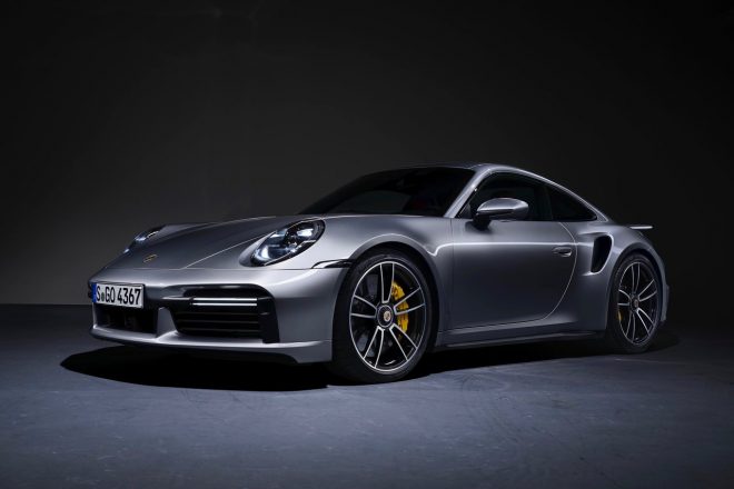 992型の新トップエンドモデル ポルシェ911ターボs 登場 ワイド化と70ps出力増加で走りを強化 Autosport Web 自動車情報サイト 新車 中古車 Carview