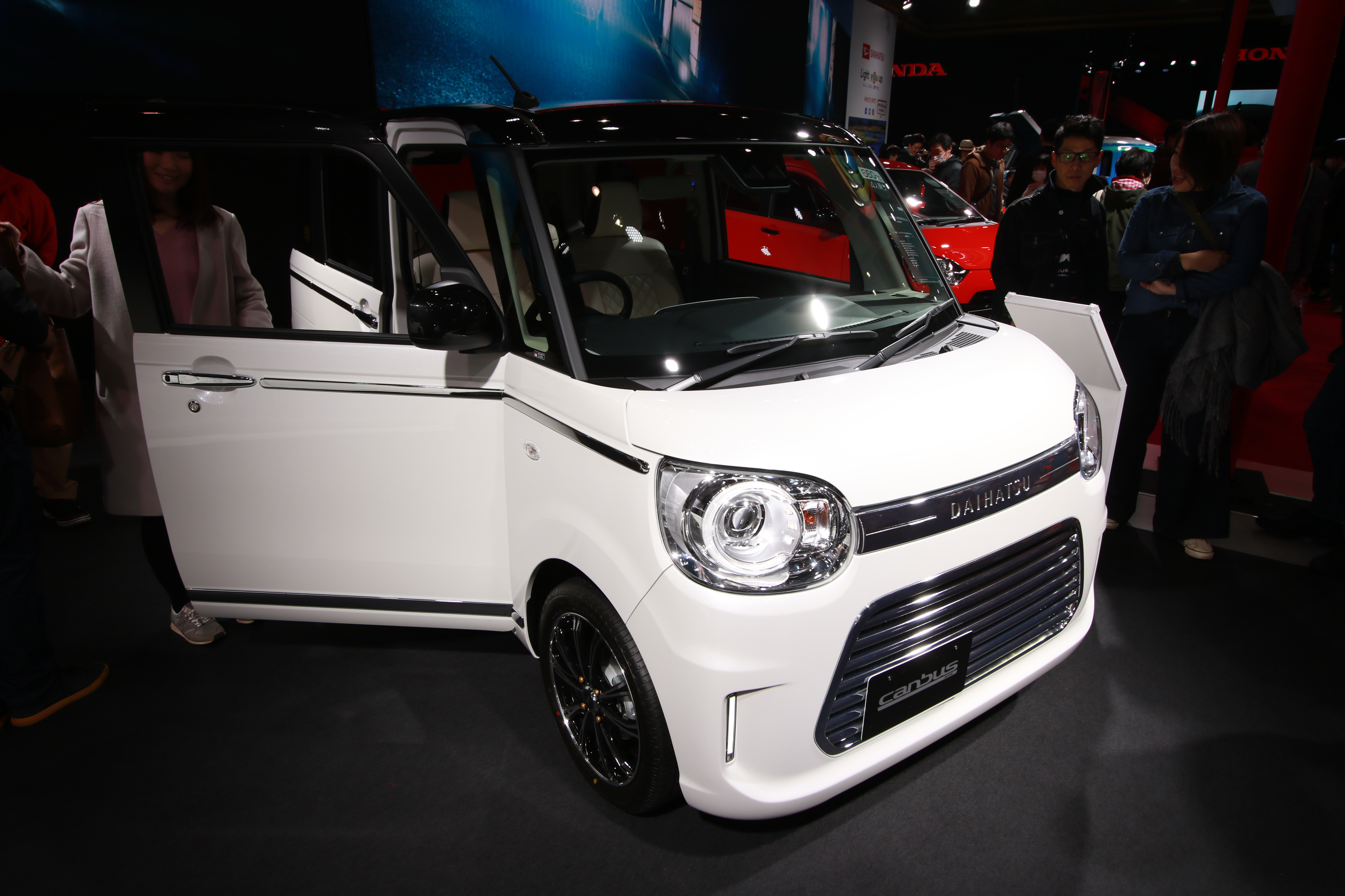 大阪オートメッセ ミライース スポルザも市販化予定 ダイハツブース小洒落たクルマに注目 Web Cartop 自動車情報サイト 新車 中古車 Carview
