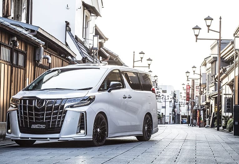 21 22インチ装着比較 30系アルファード ヴェルファイアの失敗しないインチアップ 前編 スタイルワゴン ドレスアップナビ 自動車情報サイト 新車 中古車 Carview