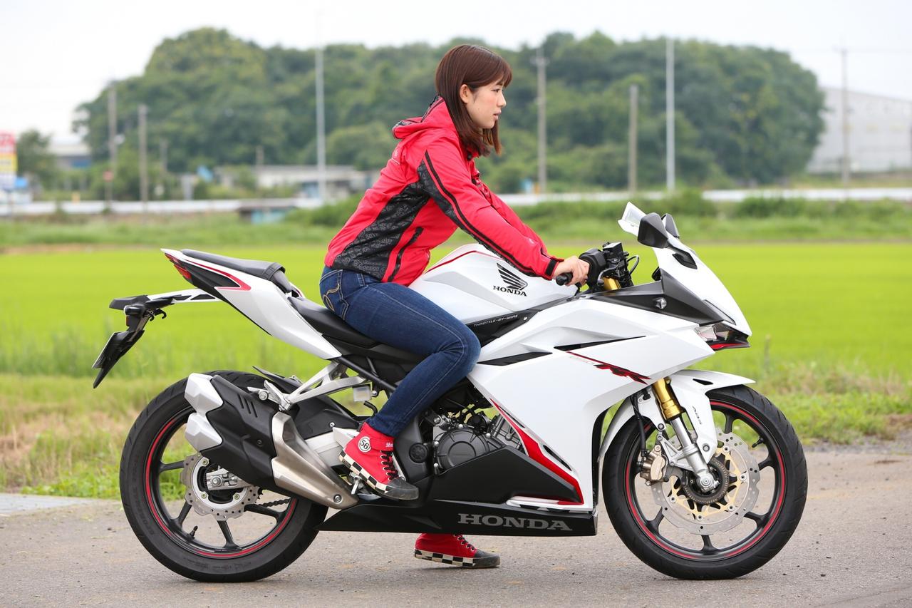 ほぼ月刊「梅本まどかとオートバイ」vol.18 ホンダ CBR250RR