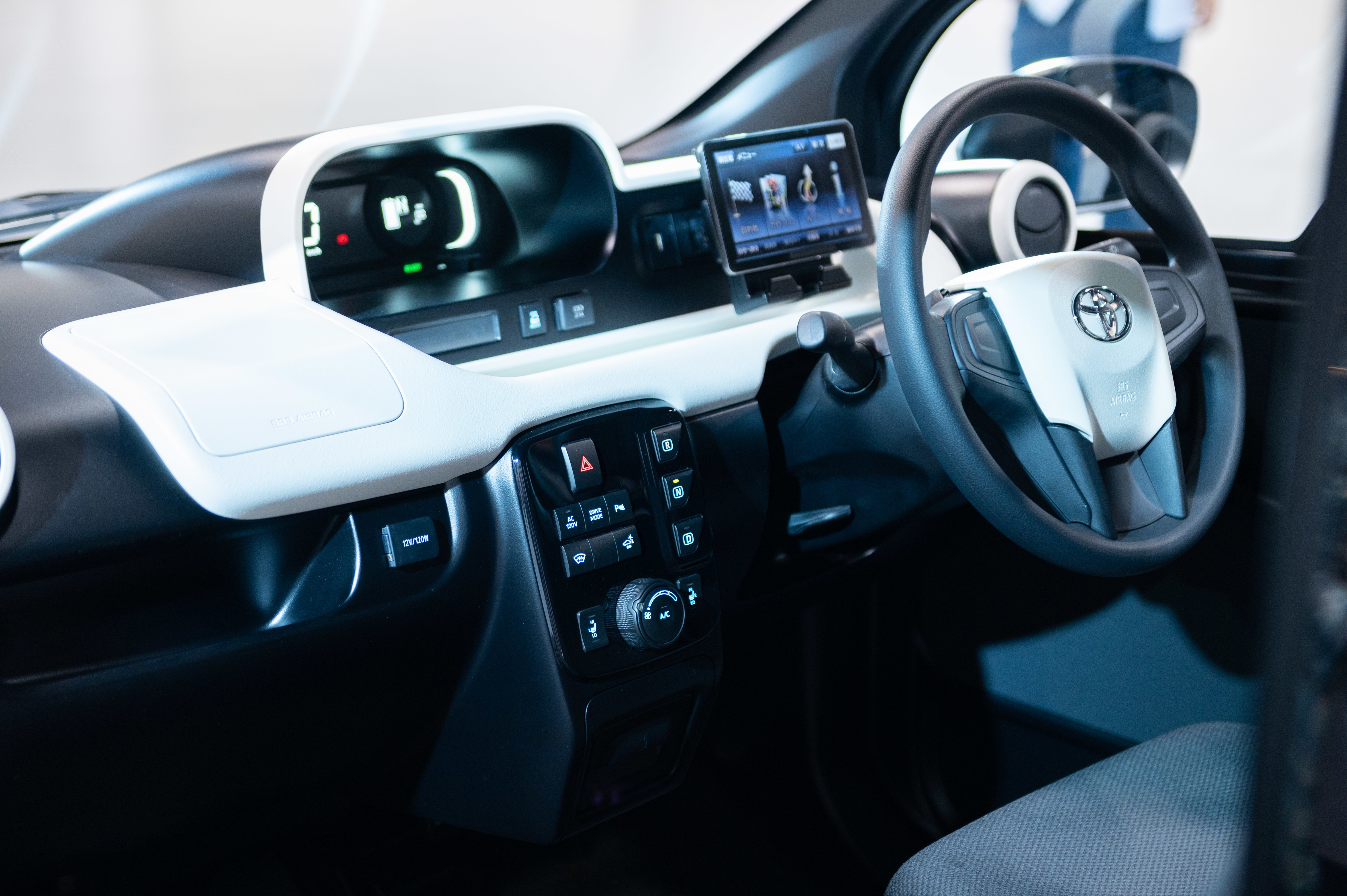 トヨタの超小型evがチョロqみたいだ 新型ふたり乗りev登場 Gq Japan 自動車情報サイト 新車 中古車 Carview