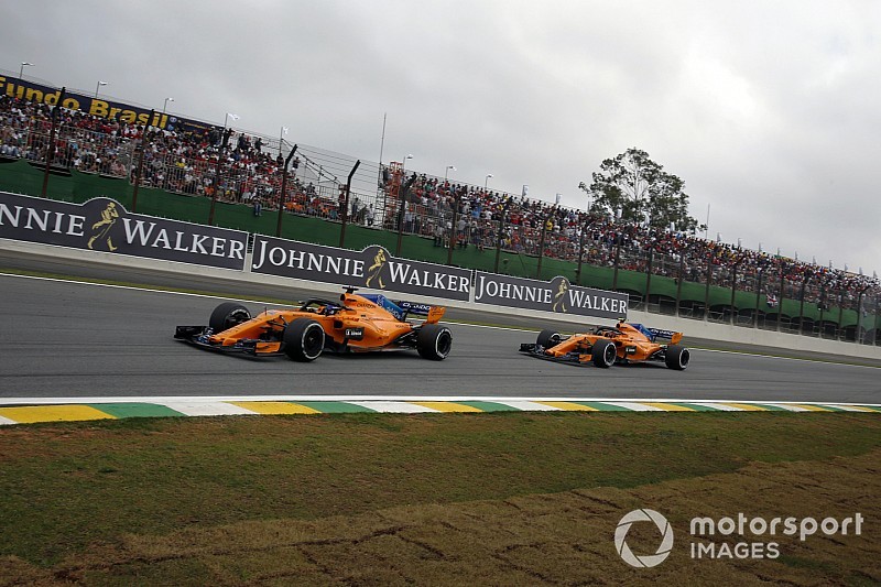 アロンソ バンドーン ブルーフラッグ無視により5秒加算ペナルティ どんな戦略でもポイントには届かなかった F1ブラジルgp決勝 Motorsport Com 日本版 自動車情報サイト 新車 中古車 Carview