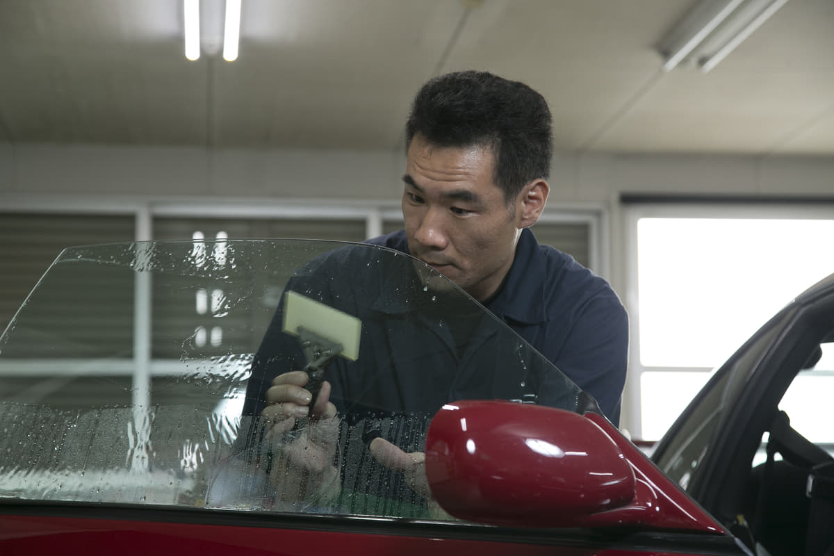 色が濃いだけでは効果ナシ クルマの暑さ対策に効くウインドウフィルムとは Auto Messe Web 自動車情報サイト 新車 中古車 Carview