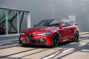 アルファ ロメオ アルファスパイダー 価格 評価 グレード情報 Carview