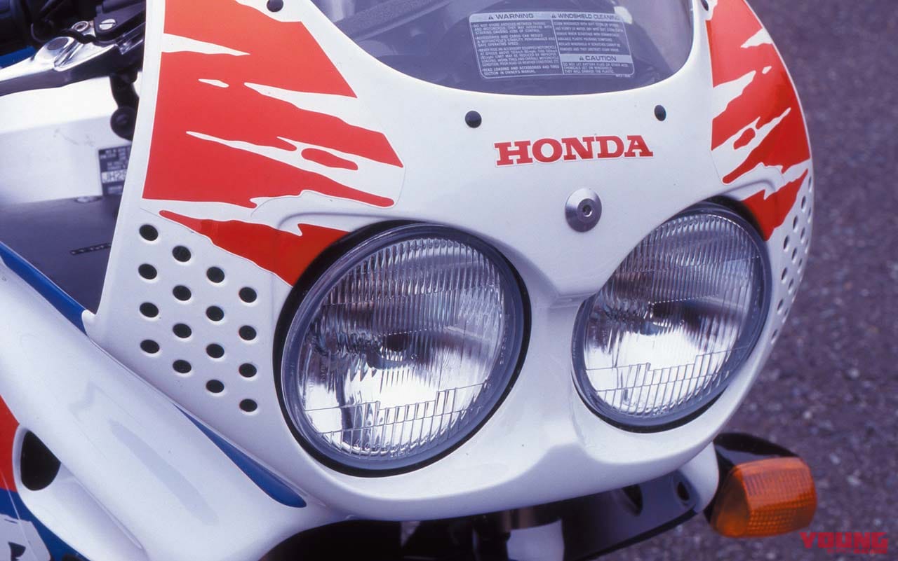 時代を切り拓いた革新のエポックマシン ホンダcbr900rrファイアーブレード Webヤングマシン 自動車情報サイト 新車 中古車 Carview