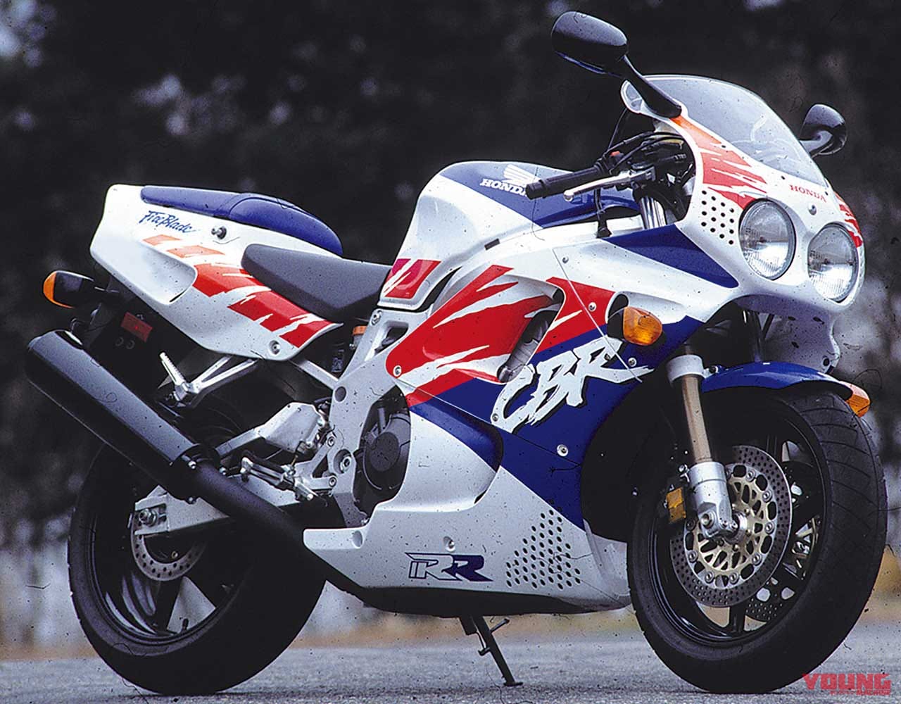 時代を切り拓いた革新のエポックマシン ホンダcbr900rrファイアーブレード Webヤングマシン 自動車情報サイト 新車 中古車 Carview