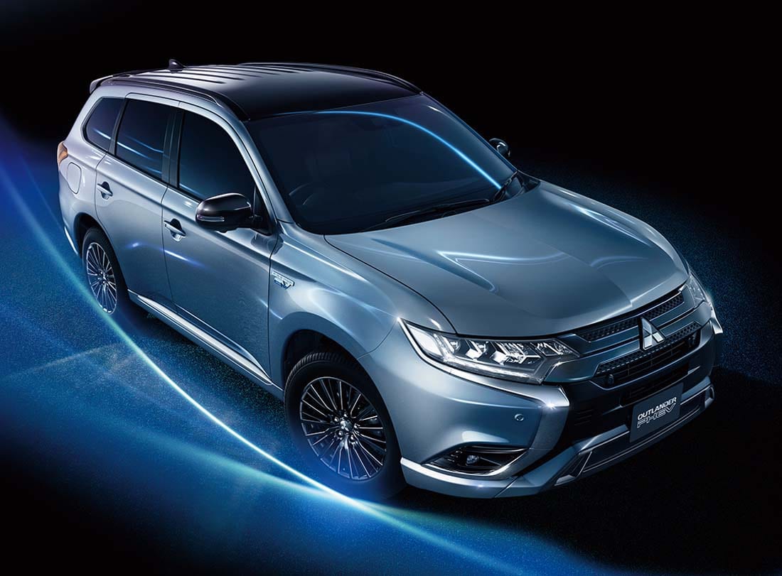 ミツビシ アウトランダーphev スポーティな走りも自慢 ブラックアクセントが光る特別仕様車 Black Edition が登場 新型車レポート スタイルワゴン ドレスアップナビ 自動車情報サイト 新車 中古車 Carview