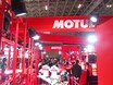 【東京オートサロン2019】鮮烈なおしゃれブース、フランスの潤滑油メーカーMOTULのブースは幕張のパリだ！