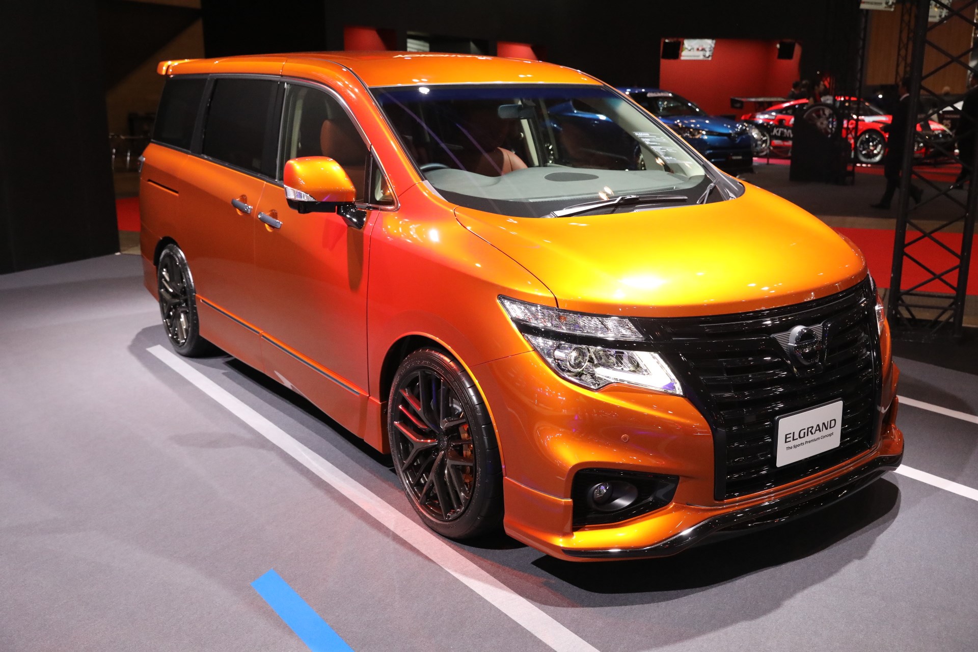 東京オートサロン19 Gt Rのインチホイールをブチ込んだエルグランドはローダウンミニバンの新潮流か Carview 自動車情報サイト 新車 中古車 Carview