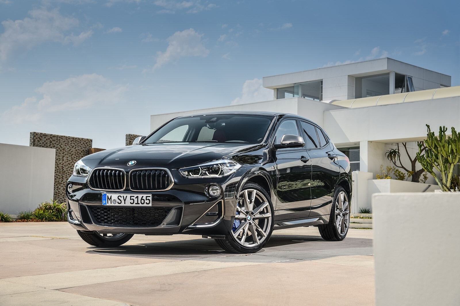 BMW X2のラインアップが充実　「M35i」と「xDrive18d」が追加に