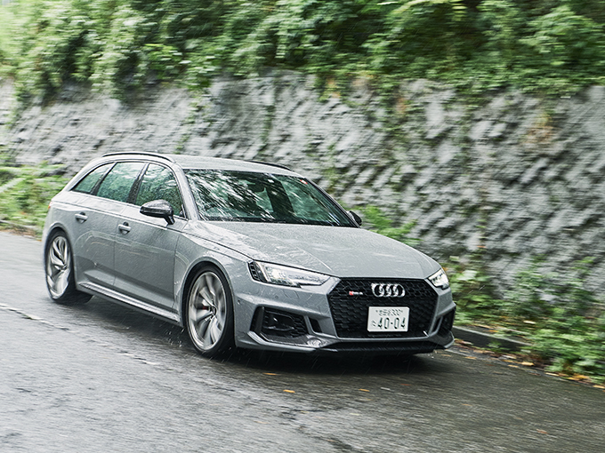 試乗 新型 アウディ Rs4アバント 単なる移動時間を 最高のひとときへと変えてくれるモデルだ カーセンサー 自動車情報サイト 新車 中古車 Carview