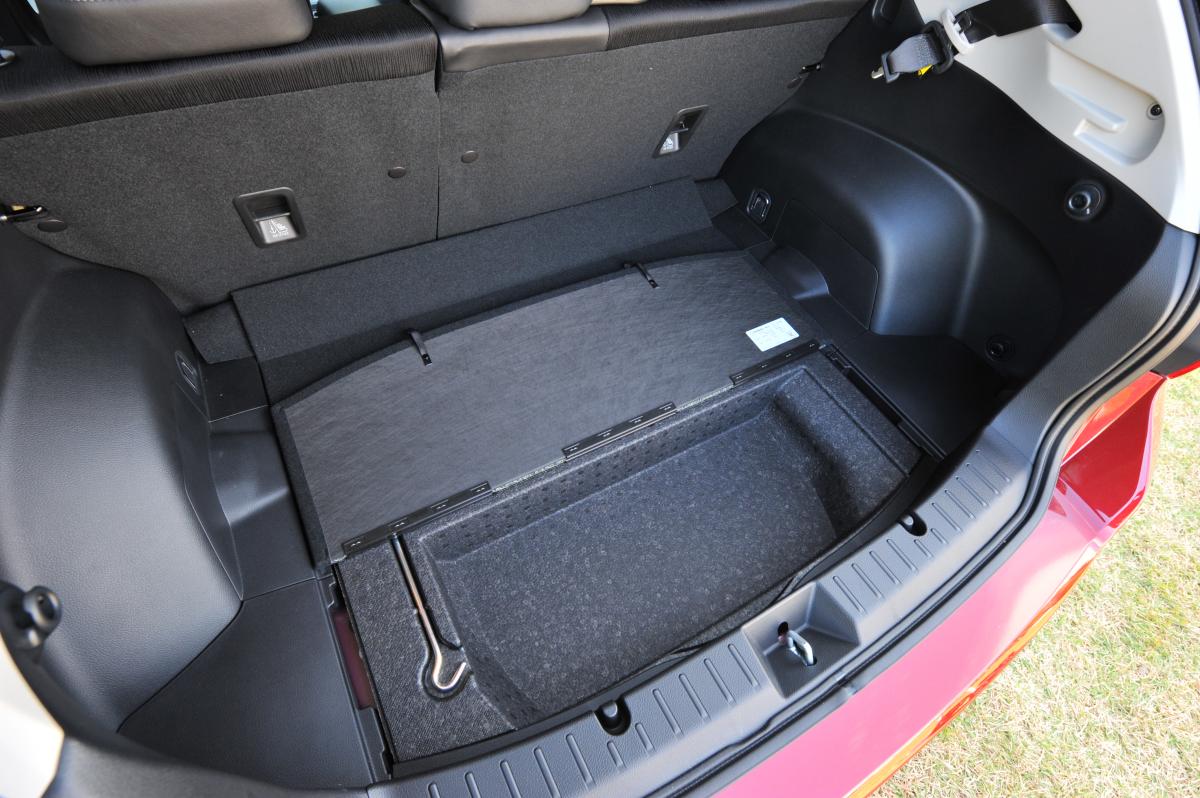 最近のクルマがスペアタイヤを積まない理由とは Web Cartop 自動車情報サイト 新車 中古車 Carview