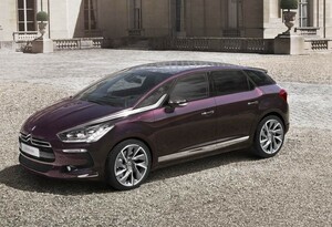 シトロエン、深紫色とDSモノグラムを配した限定車「DS5 フォーブル・アディクト」を発売