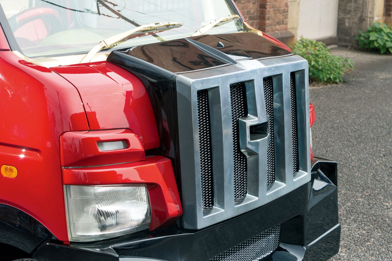 バレンタインルック!?　コンボイ風フェイスで無敵の押し出し感を実現｜e-TRUCK｜スズキ・63キャリイ、ホンダ・アクティ