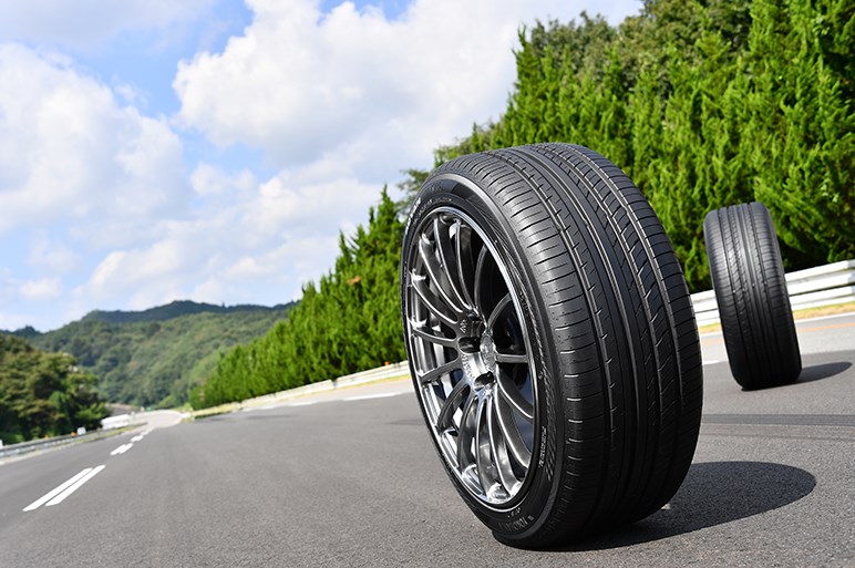 ヨコハマ史上最高の静粛性を謳う アドバンdb は 静かなだけではなかった Carview 自動車情報サイト 新車 中古車 Carview