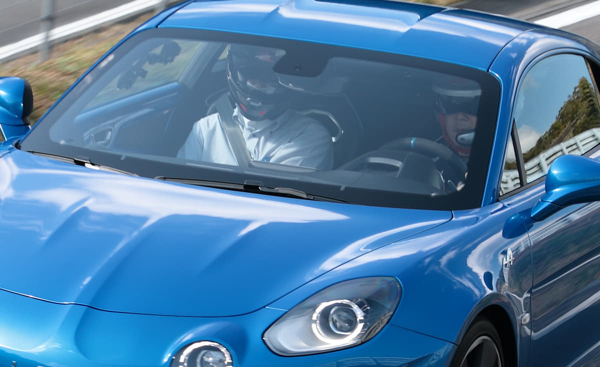 プロドライバーに聞く 同乗走行した時にチェックすべきドラテクのポイントとは Auto Messe Web 自動車情報サイト 新車 中古車 Carview