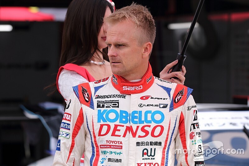 1/18 ルノー R27 ヘイキ・コバライネン 1/18 ルノー R27 ヘイキ・コバライネン - メルカリ