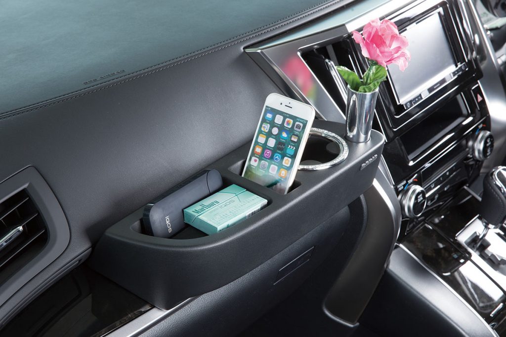 使い勝手バツグン！ 完全車種別専用設計のBOX型テーブル 30アルヴェル用が登場！（スタイルワゴン・ドレスアップナビ） 自動車情報サイト