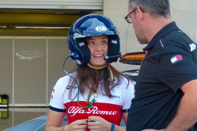 あなたは何しに ザウバーf1の女性テストドライバーがセーフティカーに同乗した理由 Autosport Web 自動車情報サイト 新車 中古車 Carview