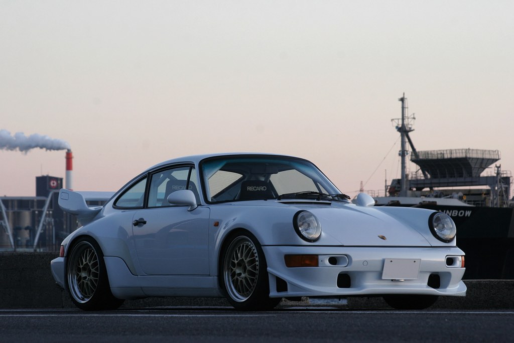 空冷ポルシェ911をフルデジタル制御化！  速さと快適性を手に入れた964ターボ