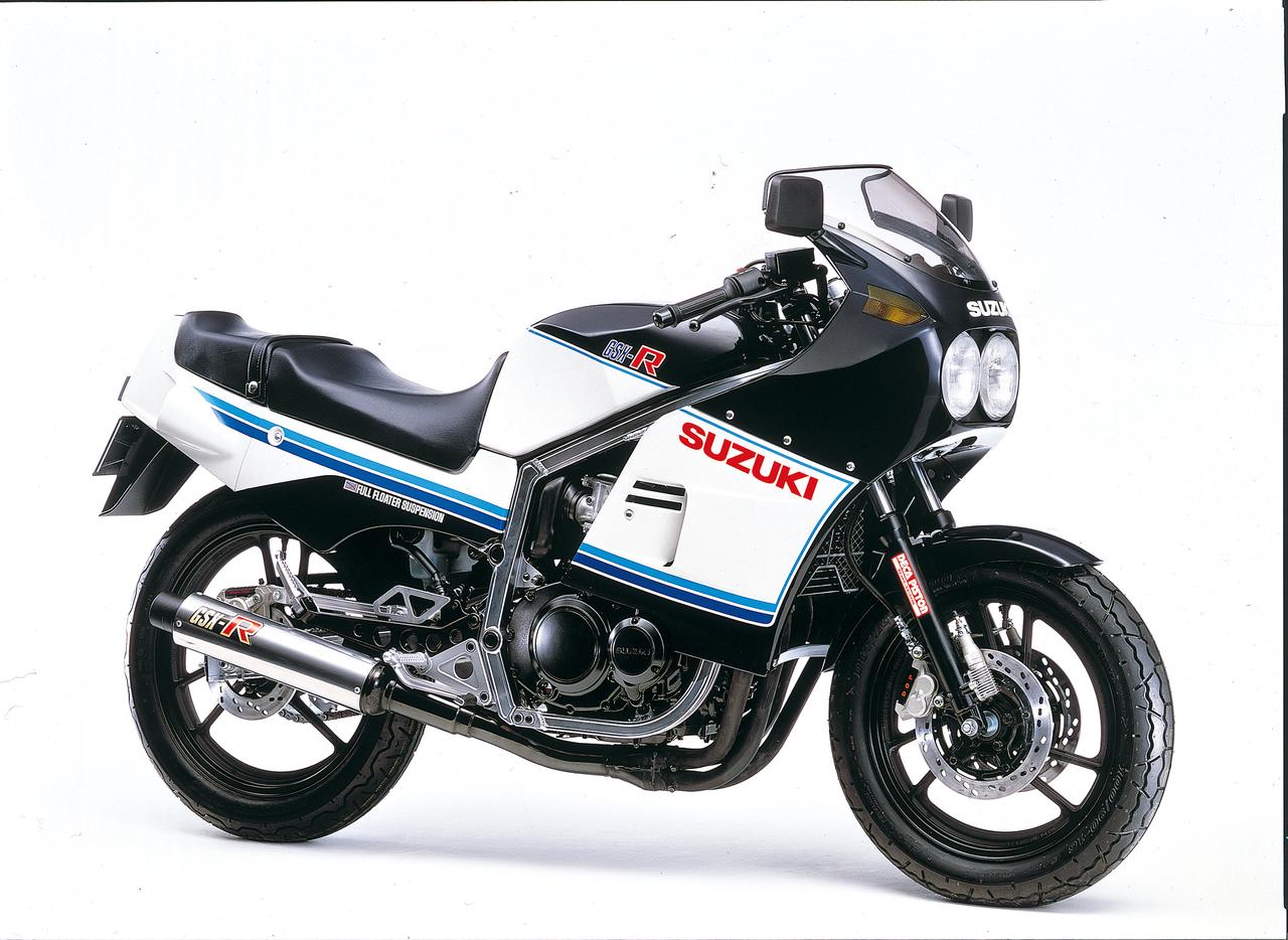 【プレイバック80's】「SUZUKI GSX-R400」驚異的な軽さのアルミフレームと59馬力のエンジンで時代を変えたヨンヒャク（1984年）