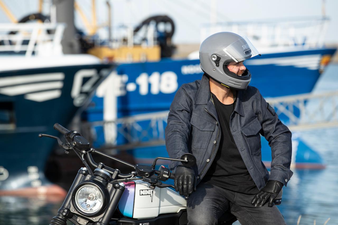 Shoei 年のニューモデルは丸い 新型フルフェイスヘルメット Glamster グラムスター を発表 Webオートバイ 自動車情報サイト 新車 中古車 Carview