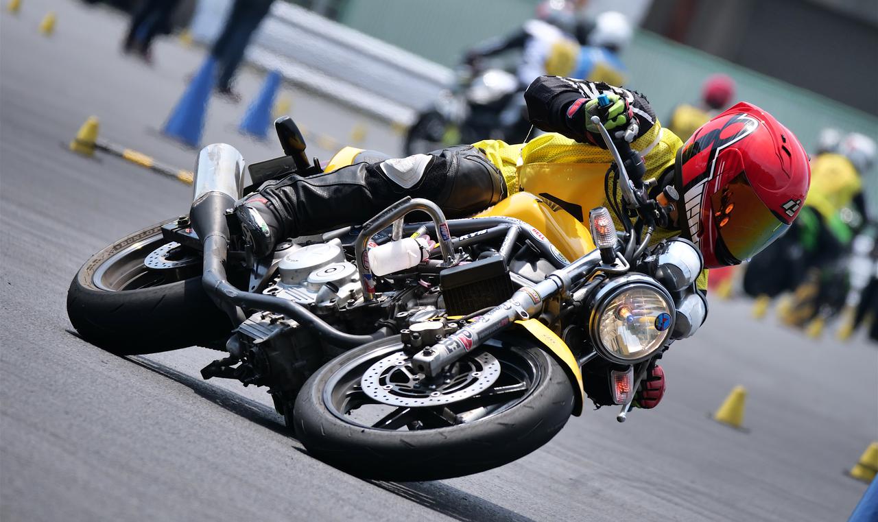 いまジムカーナで一番人気のバイクとは じつはホンダのあの250ccだった Webオートバイ 自動車情報サイト 新車 中古車 Carview