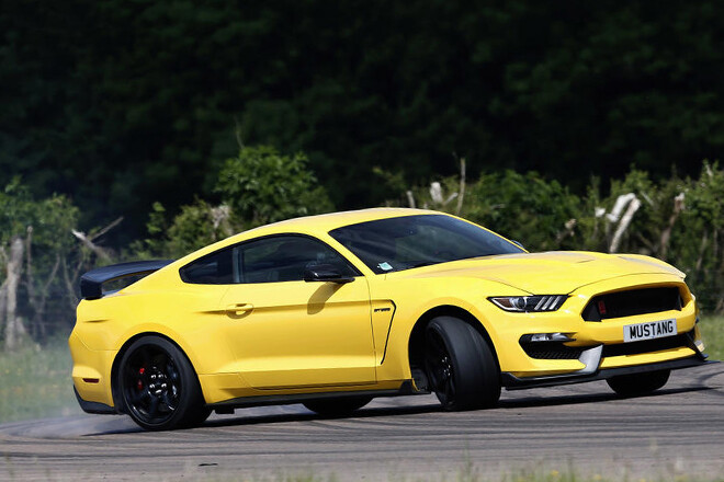 マスタング最強の「GT350R」試乗　軽量化と新エンジンでサーキット特化型に