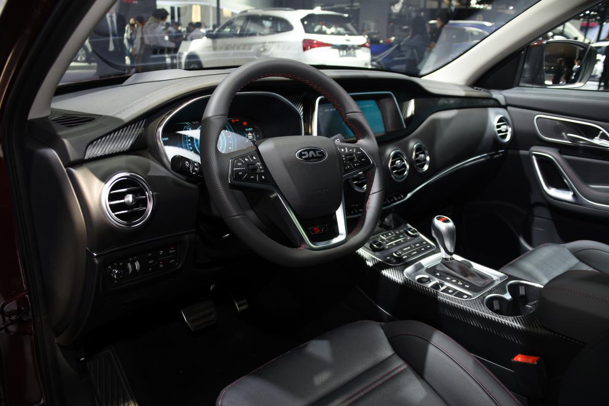 パクリは健在 日本人が手がけた中国車jac 瑞風s7 が登場 Web Cartop 自動車情報サイト 新車 中古車 Carview