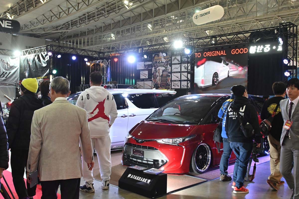 エスティマ愛だね アヴァンツァーレが最終50系iv型で見せる最新フラップ系カスタム 東京オートサロン スタイルワゴン ドレスアップナビ 自動車情報サイト 新車 中古車 Carview