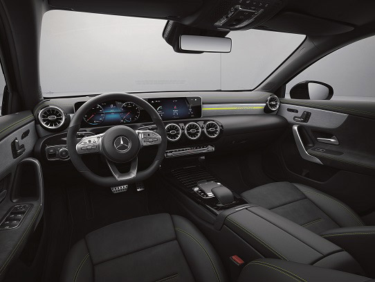 メルセデス ベンツ イエローグリーンのアクセント採用の特別仕様車 A180 Edition1 限定発売 Auto Prove 自動車情報サイト 新車 中古車 Carview