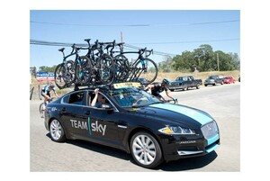 ジャガー、自転車プロチーム「チームスカイ」来日を記念したXFを公開