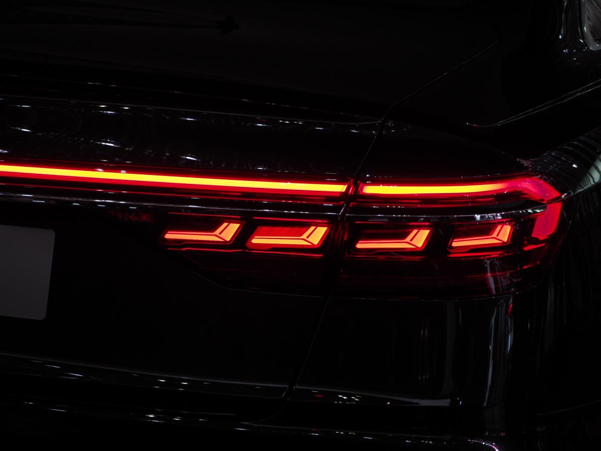 クルマのランプに革命を起こす有機elって何 Web Cartop 自動車情報サイト 新車 中古車 Carview
