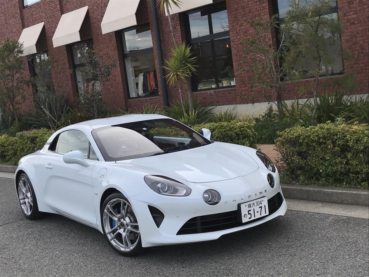 代のクルマ好きがアルピーヌa110に試乗してみた 伝説の復活が示したジドウシャの未来とは Motorfan 自動車情報サイト 新車 中古 車 Carview