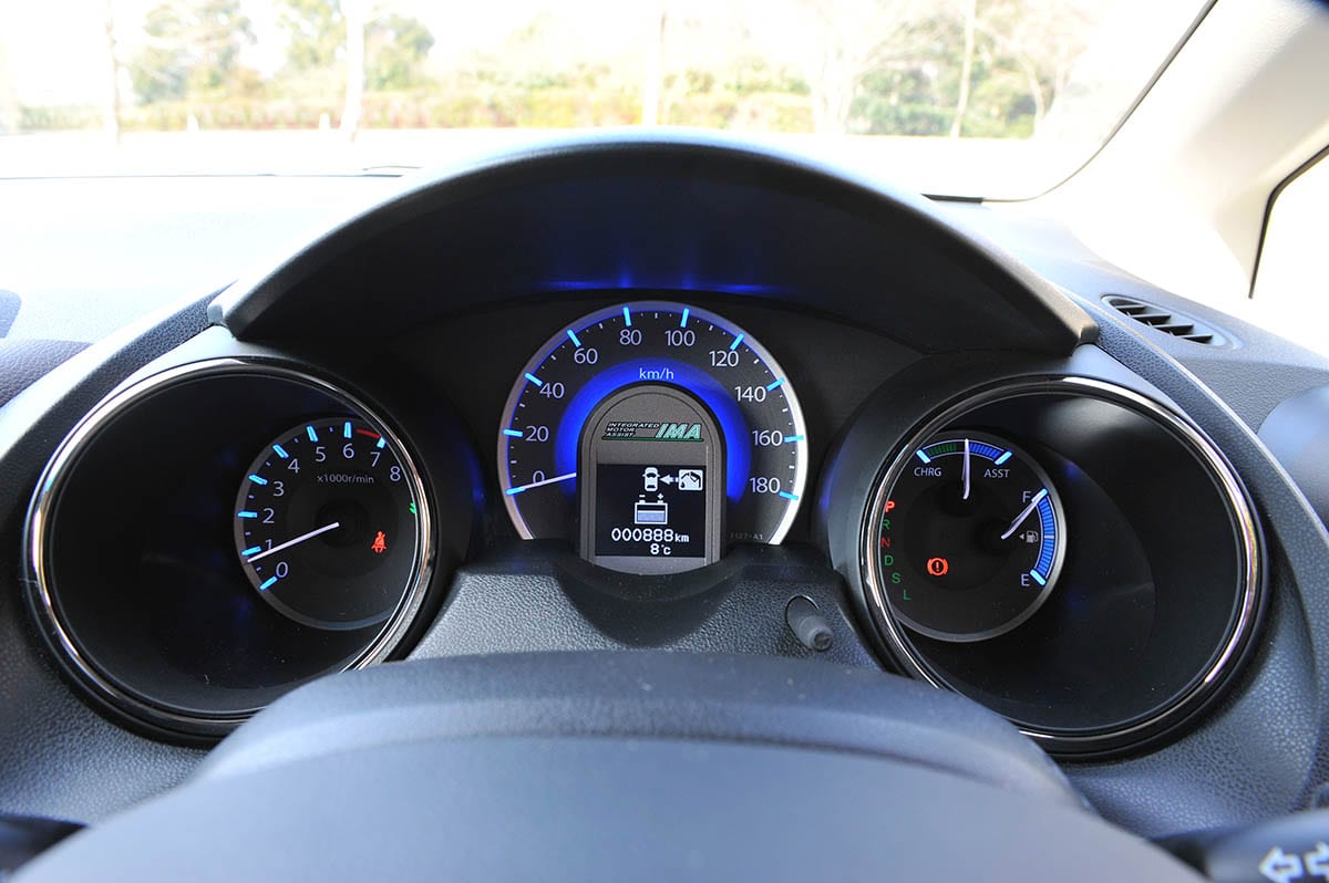 想像を超えるキャビン ラゲッジの広さ ホンダ フィットシャトル 11年6月 13年8月 中古車選びに役立つ 当時モノ 新車レビュー 試乗記 スタイルワゴン ドレスアップナビ 自動車情報サイト 新車 中古車 Carview