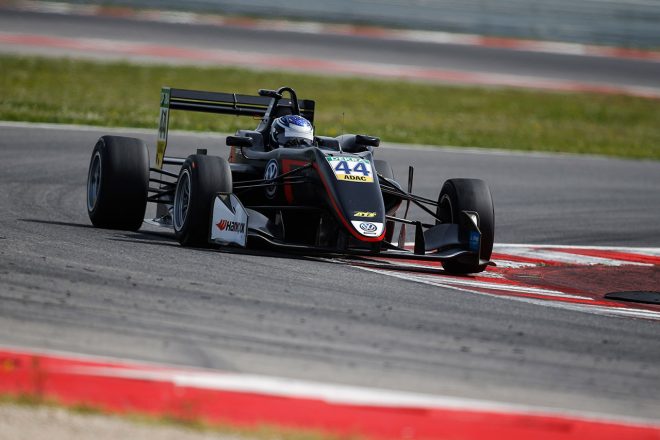 ヨーロピアンf3 開幕前最後のテストはモトパークが両日最速 佐藤万璃音は7番手 Autosport Web 自動車情報サイト 新車 中古車 Carview