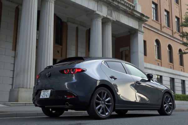 マツダ3超辛口新車試乗 今年最大の注目車 乗ってわかった強みと弱点 ベストカーweb 自動車情報サイト 新車 中古車 Carview