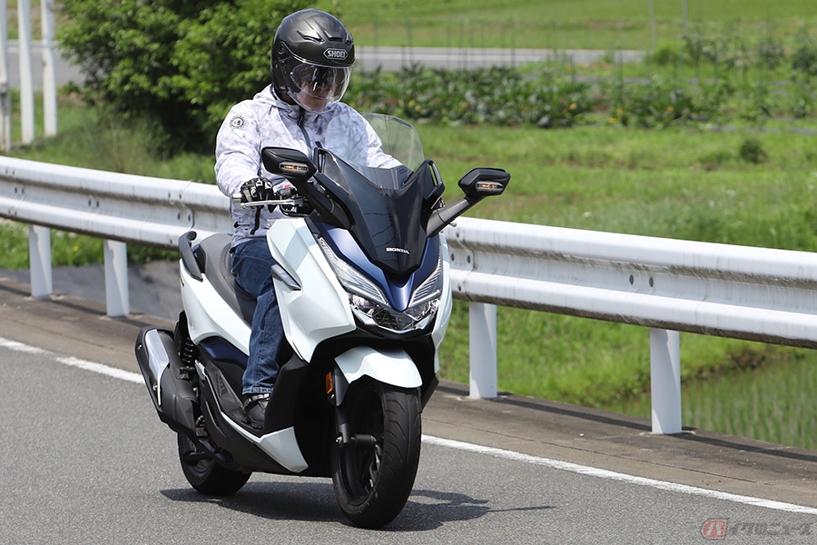 ホンダ フォルツァ に乗って再発見 あらためて感じる250ccスクーターの余裕と快適性 バイクのニュース 自動車情報サイト 新車 中古車 Carview