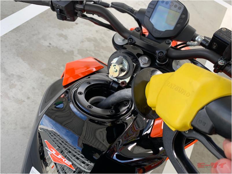 車検不要で人気の250ccバイクは輸入車も 燃費がいい のか Ktm 250デュークで実験をしてみた モーサイ の写真 4ページ目 自動車情報サイト 新車 中古車 Carview