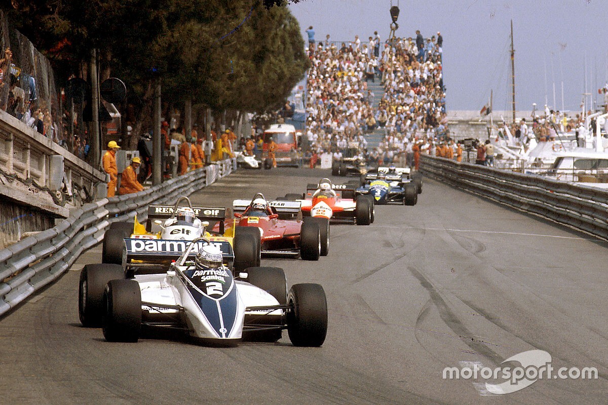 とんでもないレースだ 解説のジェームス ハントも絶句した終盤の大ドタバタ劇 19年f1モナコgp Motorsport Com 日本版 自動車情報サイト 新車 中古車 Carview