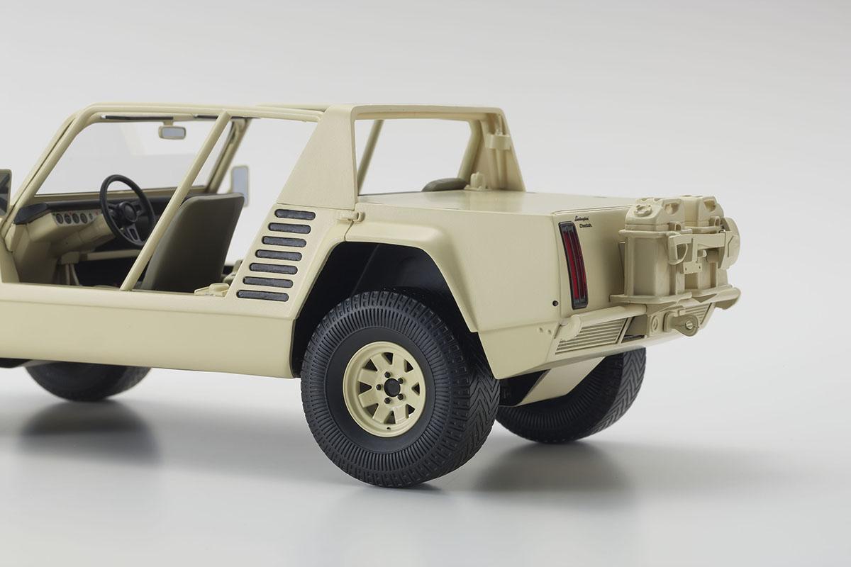 人気suvランボルギーニ ウルスの源流ともいえるチーターの1 18スケールモデルカーが京商から登場 Web Cartop の写真 5ページ目 自動車情報サイト 新車 中古車 Carview