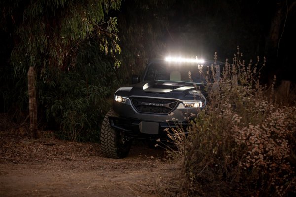 ジムニーもランクルも真っ青 ついに電磁パルスにも対応 アメリカの超最強市販車は1650万円から ベストカーweb の写真 6ページ目 自動車情報サイト 新車 中古車 Carview