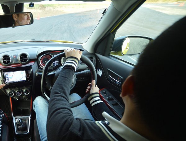 もはや死語 今も必要 昔はやった運転テクニック5選 ベストカーweb 自動車情報サイト 新車 中古車 Carview