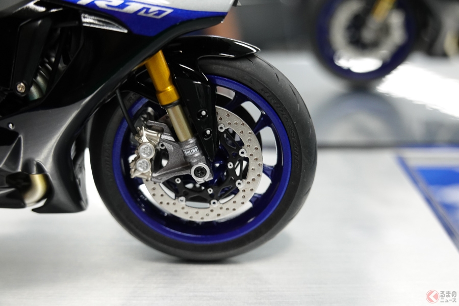 タミヤはヤマハ「YZF-R1M」を模型化するため何を削り、何を残したのか？