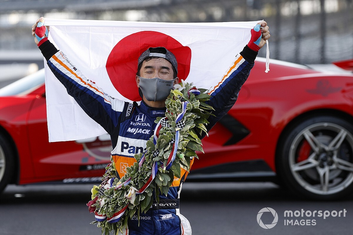 佐藤琢磨 2度目のインディ500勝利 常にフルパワーで走りたかったけど 燃費ギリギリ でも今日は僕らのマシンがベストだった Motorsport Com 日本版 自動車情報サイト 新車 中古車 Carview