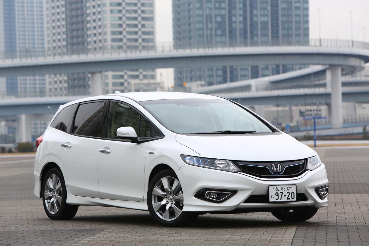 試乗 使えない3列目は潔く排除 5人乗りを追加したホンダ ジェイドは走りも痛快 Web Cartop 自動車情報サイト 新車 中古車 Carview