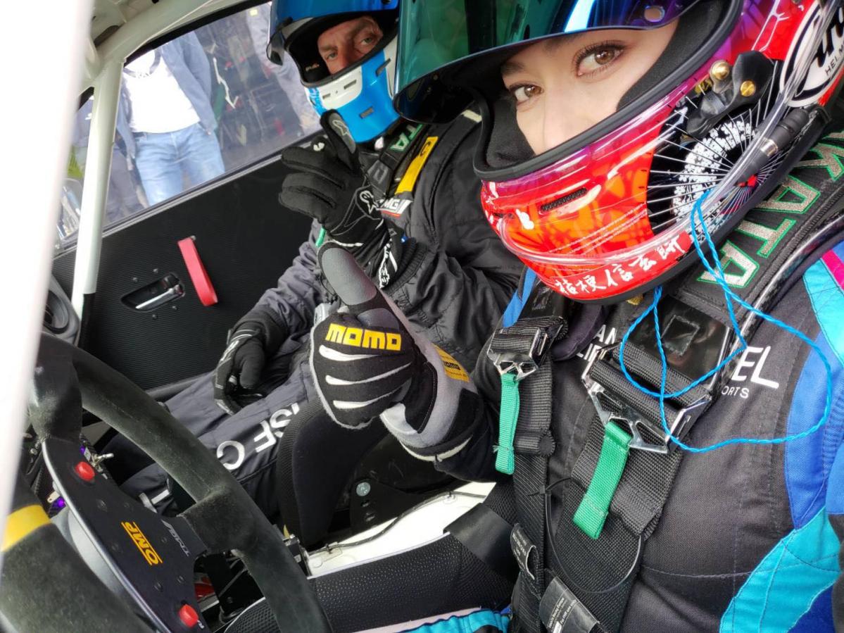 塚本奈々美のニュルブルクリンク24時間レースチャレンジ その２ Vln第6戦で見えた大きな課題とは Motorfan の写真 自動車情報サイト 新車 中古車 Carview