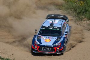WRCポルトガル：アクシデント多発！　波乱づくしの2日目はヒュンダイが首位浮上
