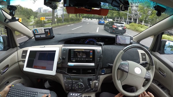 自動運転タクシーによる公道サービス実証実験の動画を公開